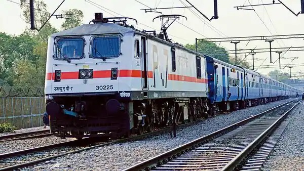 Railways Reacts To Video Of People Sleeping Outside Toilets On Overcrowded Chhattisgarh Express - RVCJ Media