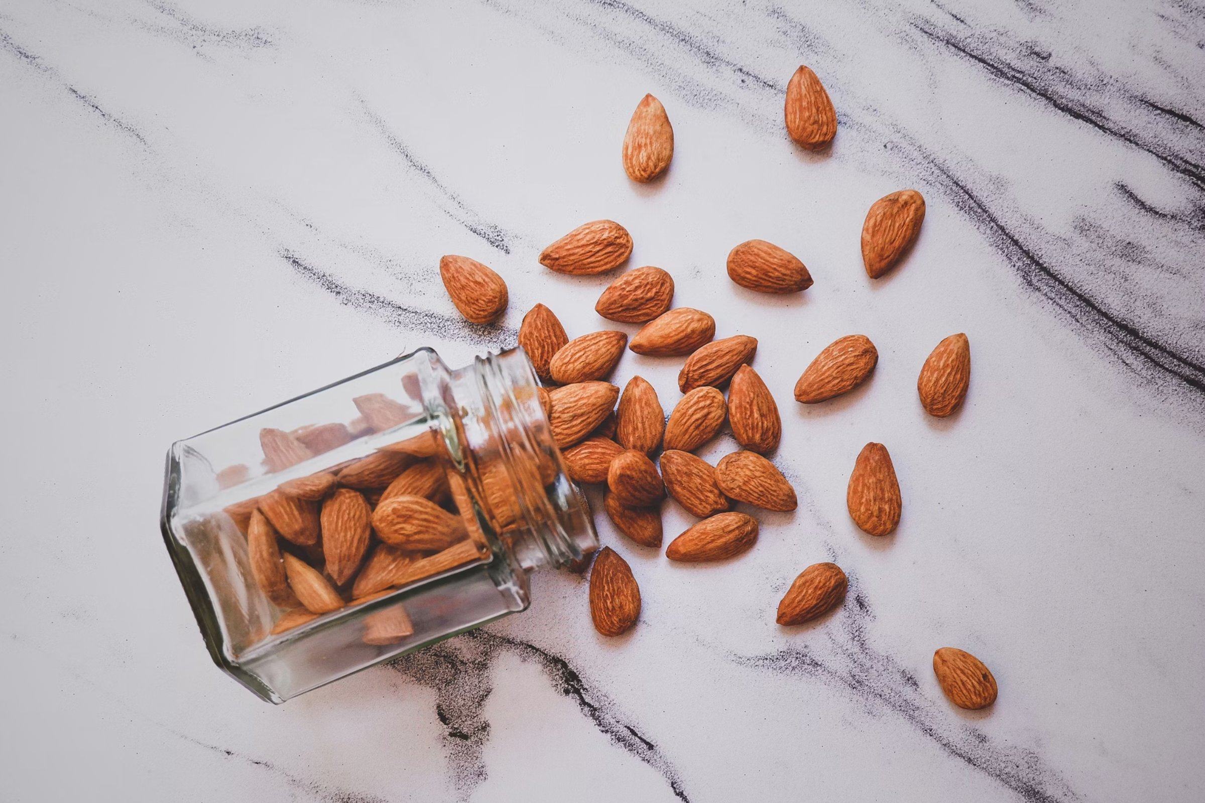 Best Protein Sources For Vegans And Vegetarians - Almonds