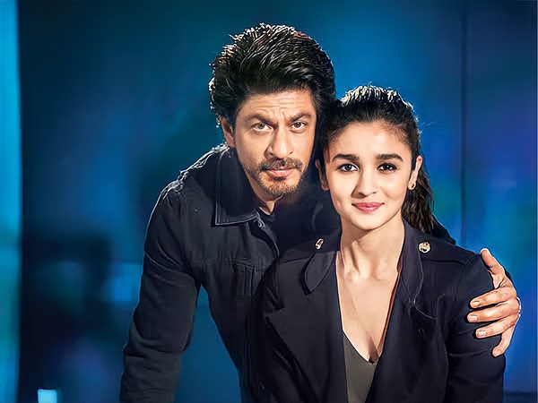 Shah Rukh Talks About Casting Alia In Indian Version Of 50 Shades Of Grey, Sparks Online Debate - RVCJ Media