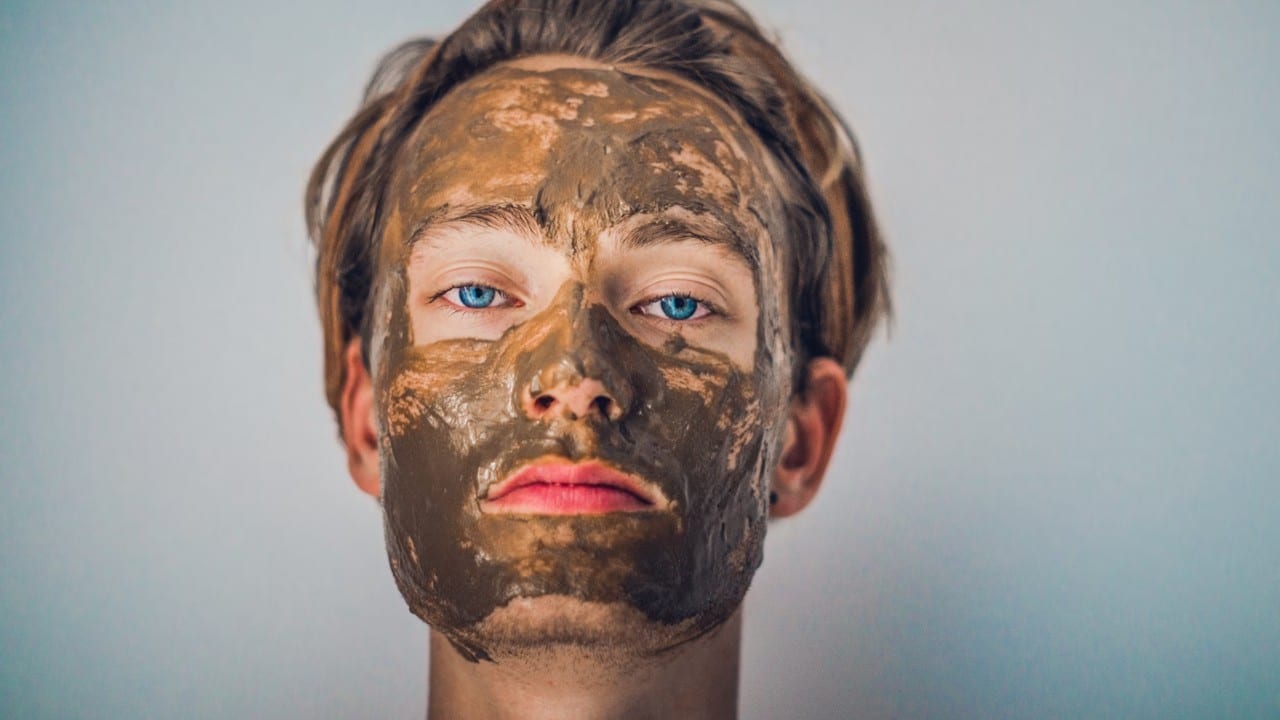 The 8 Best Oily Skin Care Routine For Men - Clay Mask