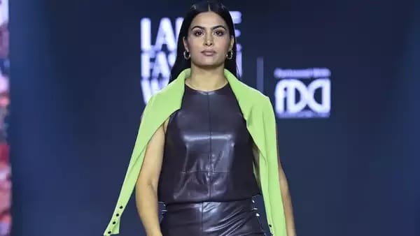 Manu Bhaker Gives A Kickass Response To Haters Trolling Her For Lakme Fashion Week Ramp Walk - RVCJ Media