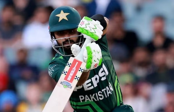 “Have Some Shame, Babar Azam,” Pak Cricketer Mocked By Fans At SCG, Gives Death Stare - RVCJ Media